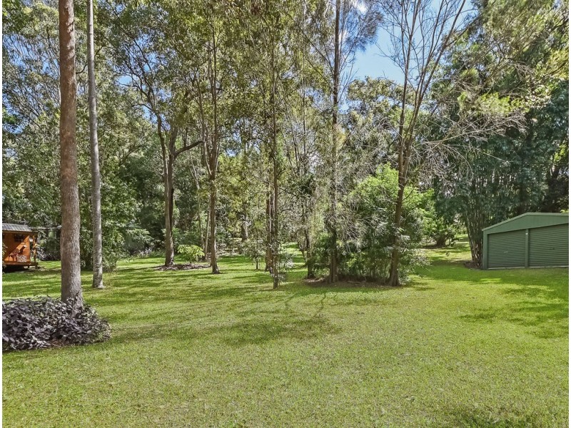 8 Narrien Court, Samford Village QLD 4520