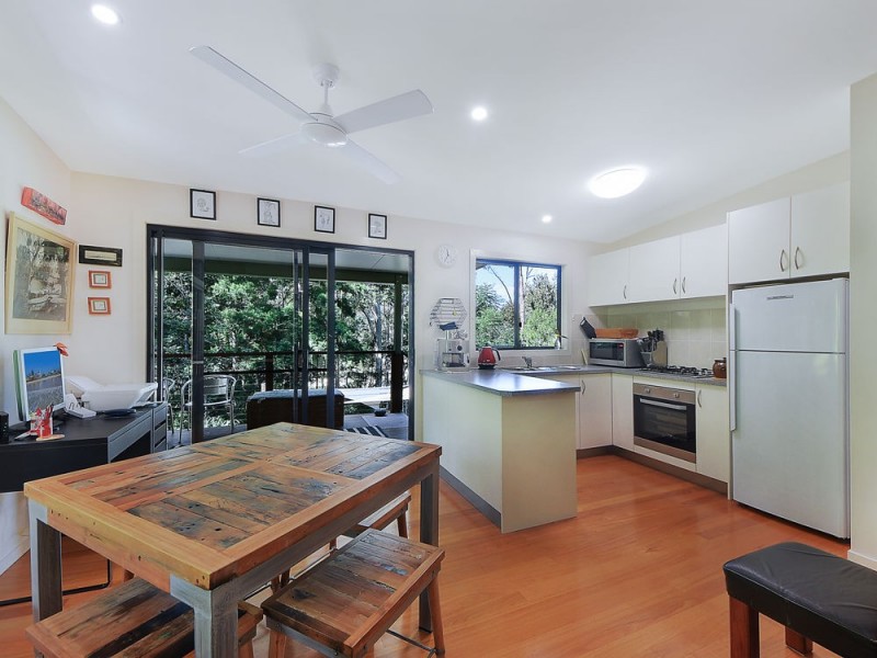 8 Narrien Court, Samford Village QLD 4520