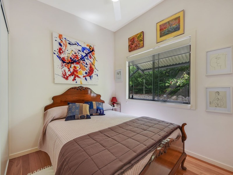 8 Narrien Court, Samford Village QLD 4520