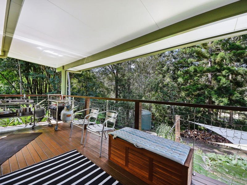 8 Narrien Court, Samford Village QLD 4520