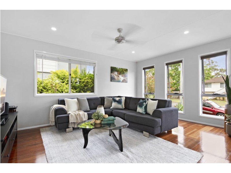 18 Tuttumburra Court, Ferny Hills QLD 4055