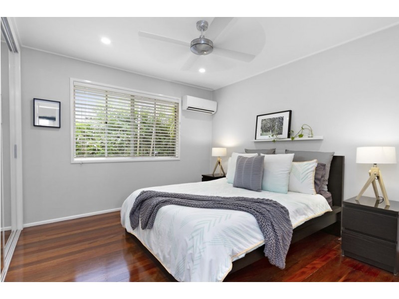 18 Tuttumburra Court, Ferny Hills QLD 4055