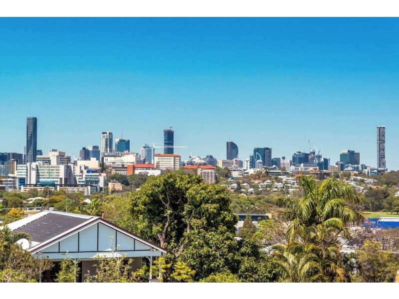 29 Sixth Avenue, Windsor QLD 4030