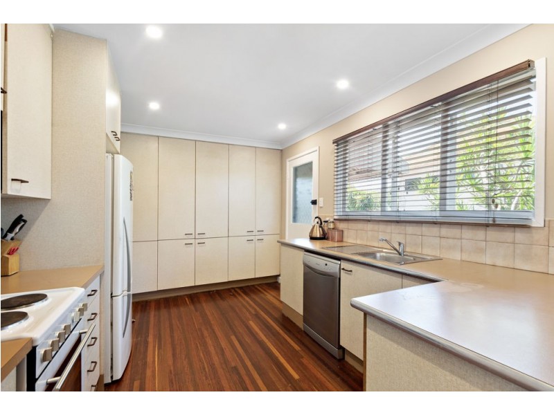 10 Dooloo Crescent, Ferny Hills QLD 4055