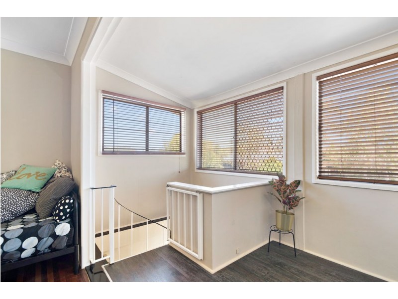 10 Dooloo Crescent, Ferny Hills QLD 4055