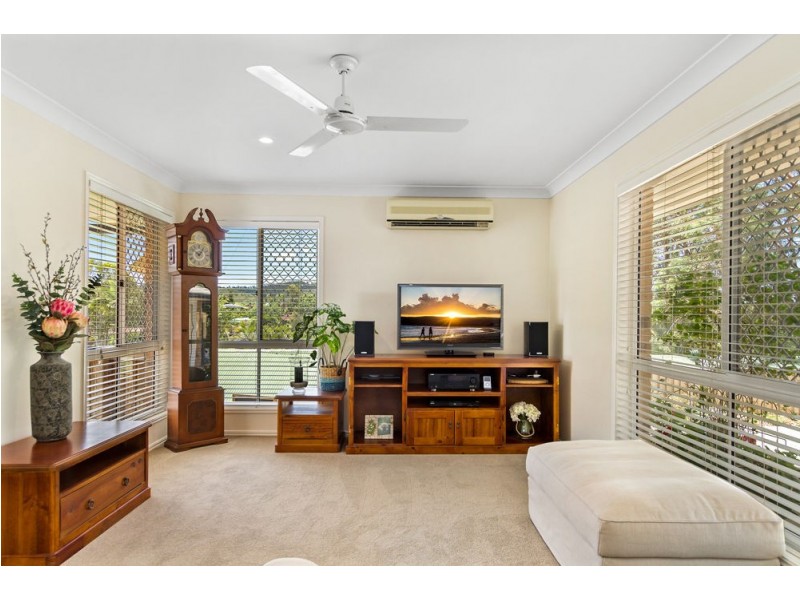 12 Greenfern Place, Ferny Grove QLD 4055