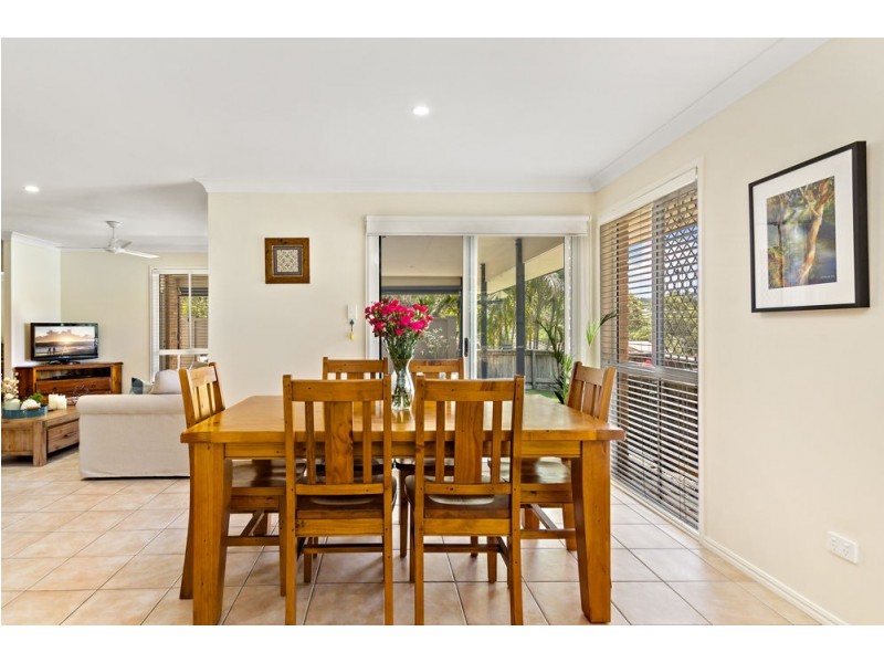 12 Greenfern Place, Ferny Grove QLD 4055