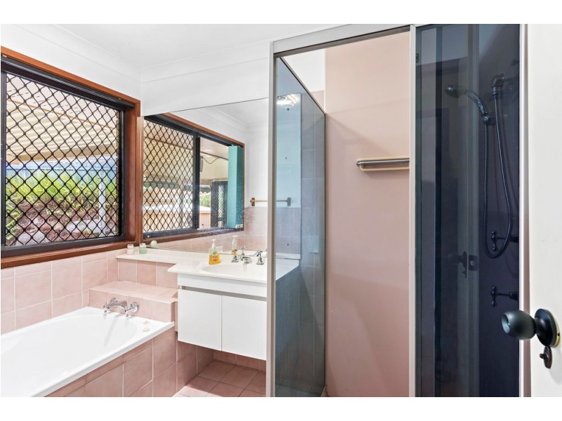 9 Wideview Terrace, Arana Hills QLD 4054