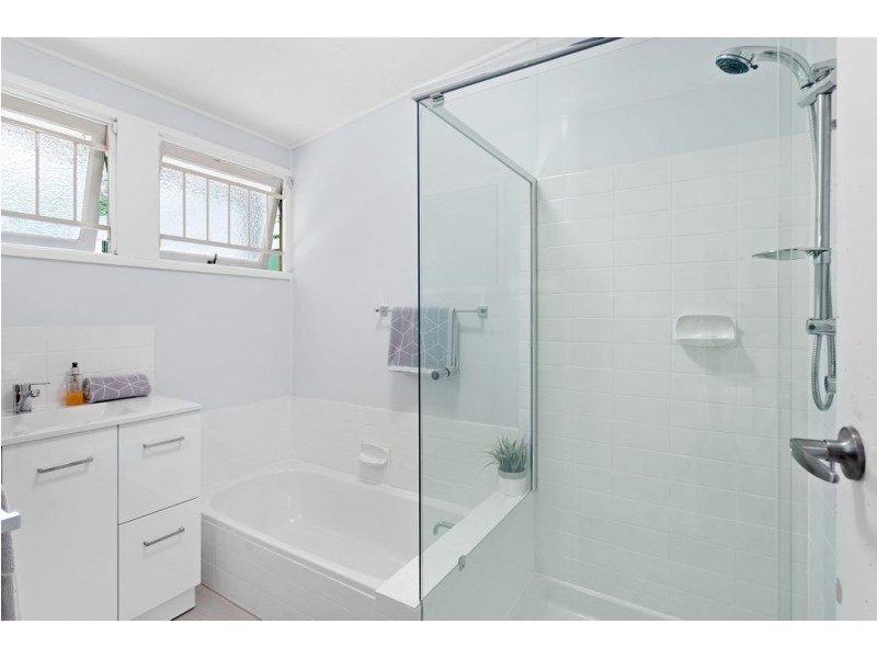 62 Minto Crescent, Arana Hills QLD 4054