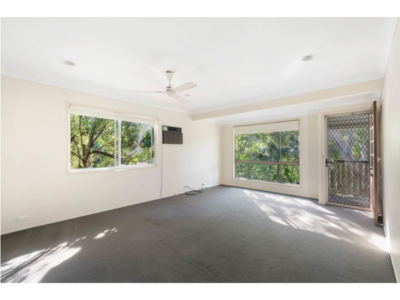 22 Yathong Court, Arana Hills QLD 4054