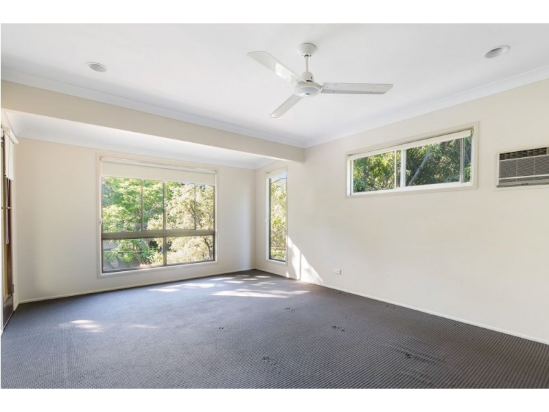 22 Yathong Court, Arana Hills QLD 4054