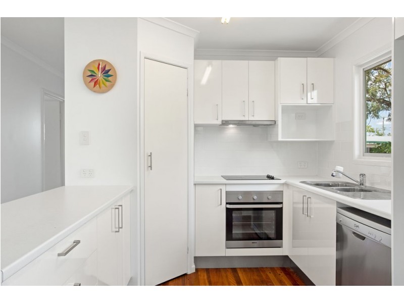 8 Gordon Road, Ferny Hills QLD 4055