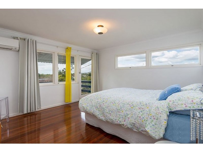 8 Gordon Road, Ferny Hills QLD 4055
