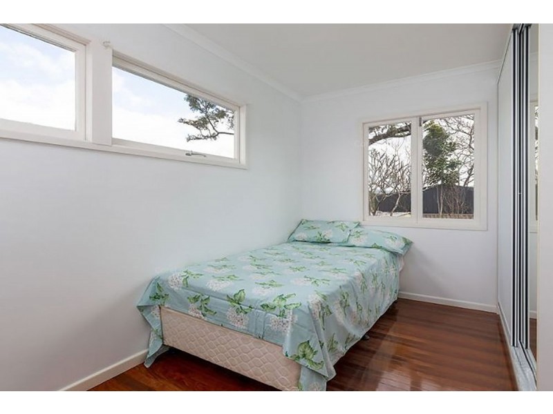 8 Gordon Road, Ferny Hills QLD 4055