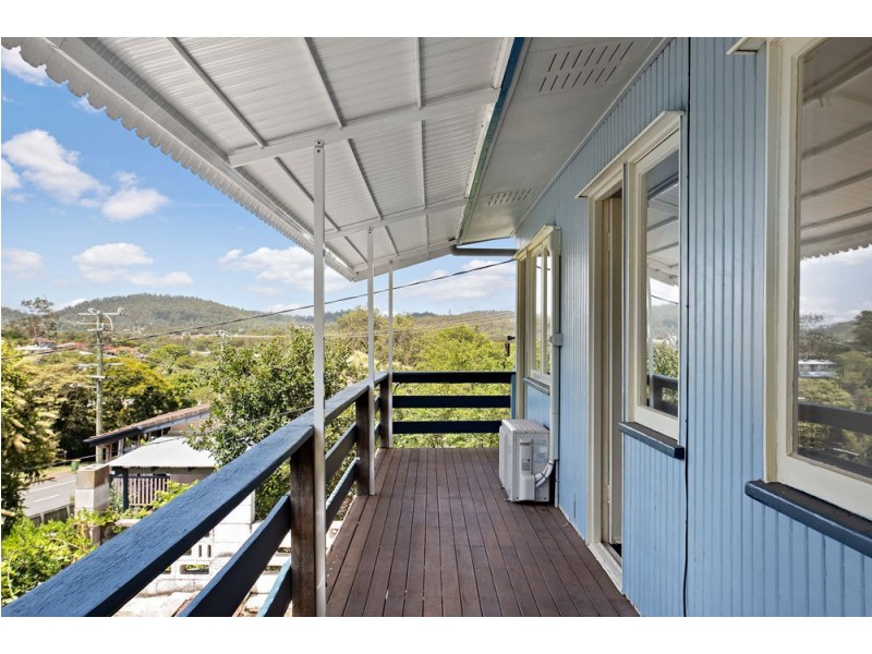 8 Gordon Road, Ferny Hills QLD 4055