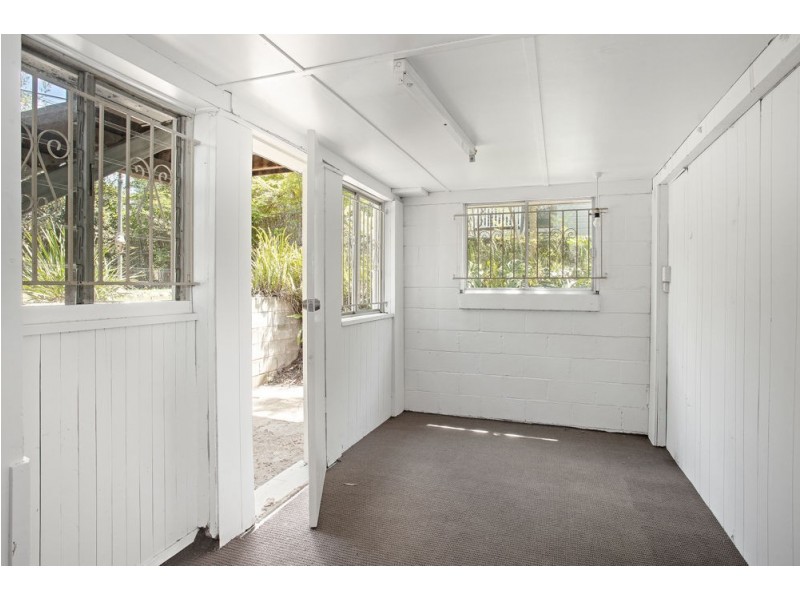 8 Gordon Road, Ferny Hills QLD 4055