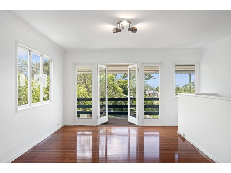 8 Gordon Road, Ferny Hills QLD 4055