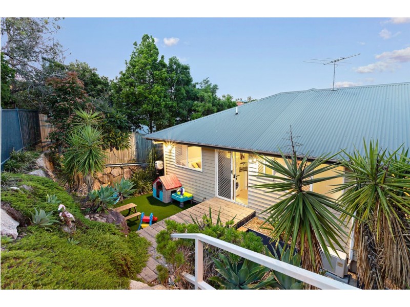 13 Glendore Court, Eatons Hill QLD 4037