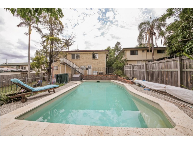 17 Elaroo Crescent, Ferny Hills QLD 4055