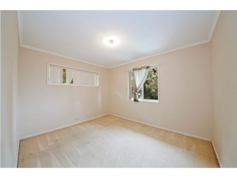 17 Elaroo Crescent, Ferny Hills QLD 4055