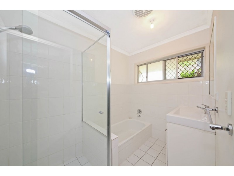 17 Elaroo Crescent, Ferny Hills QLD 4055