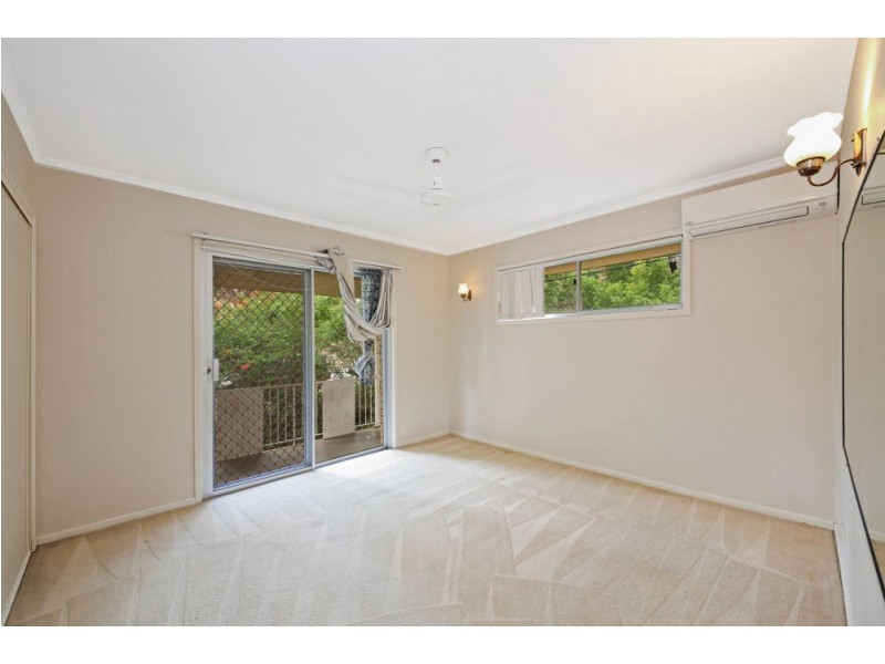 17 Elaroo Crescent, Ferny Hills QLD 4055