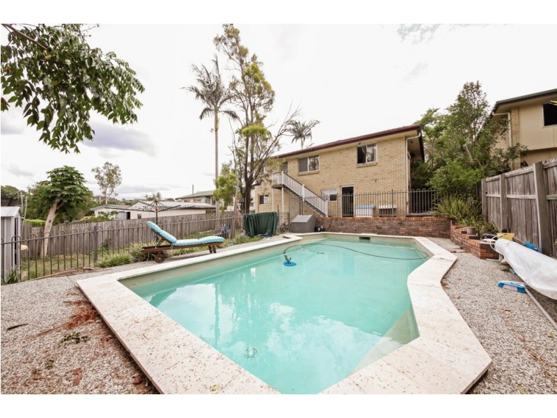 17 Elaroo Crescent, Ferny Hills QLD 4055