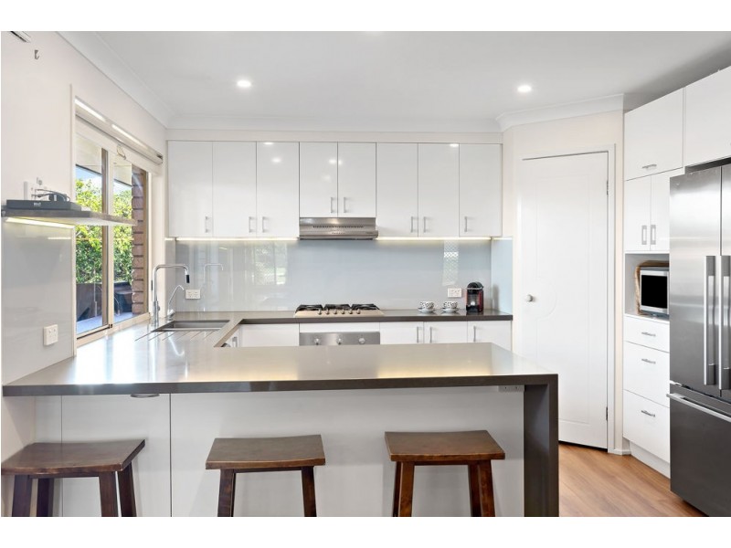 11 Lynagh Court, Arana Hills QLD 4054