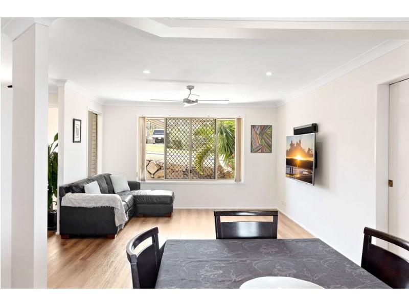 11 Lynagh Court, Arana Hills QLD 4054