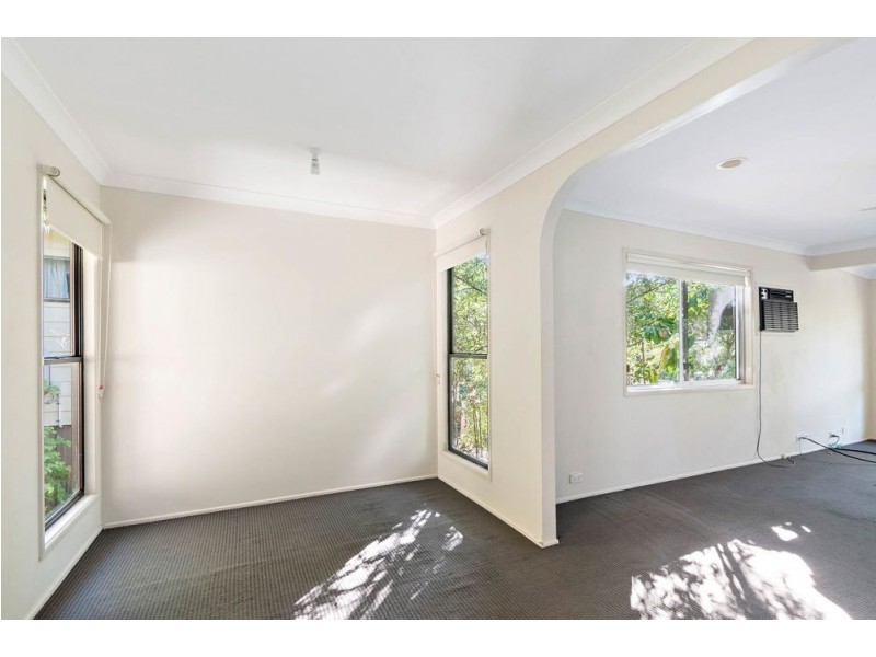 22 Yathong Court, Arana Hills QLD 4054