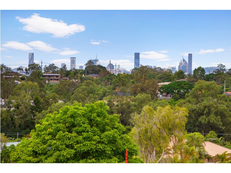 33 Reginald Avenue, Arana Hills QLD 4054