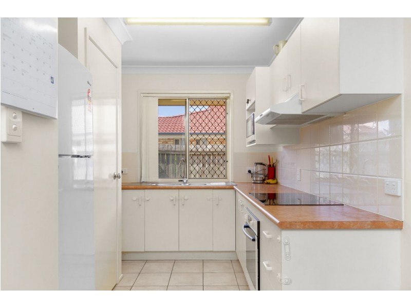 33 Reginald Avenue, Arana Hills QLD 4054