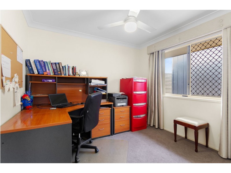 33 Reginald Avenue, Arana Hills QLD 4054