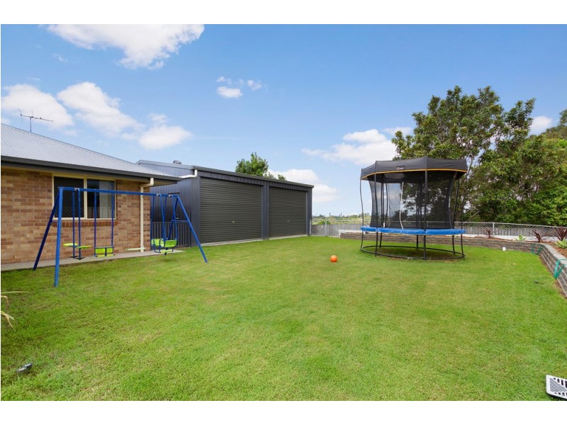 33 Reginald Avenue, Arana Hills QLD 4054