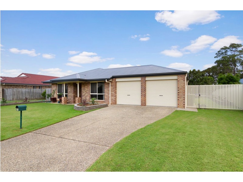 33 Reginald Avenue, Arana Hills QLD 4054