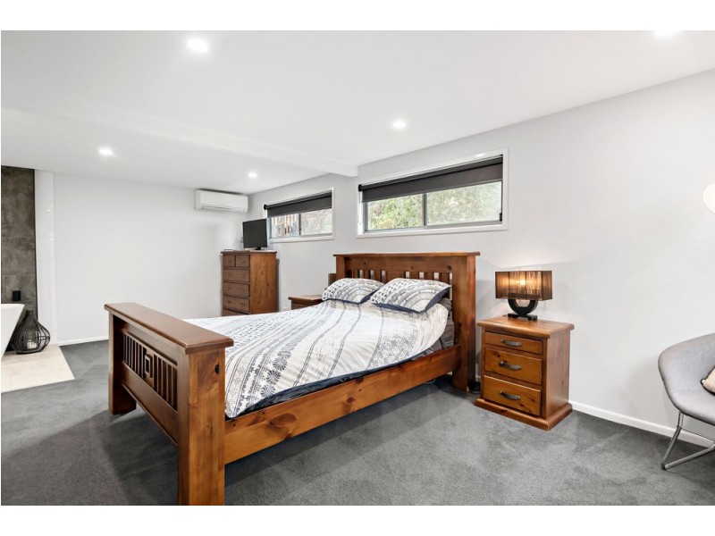 77 Plucks Road, Arana Hills QLD 4054