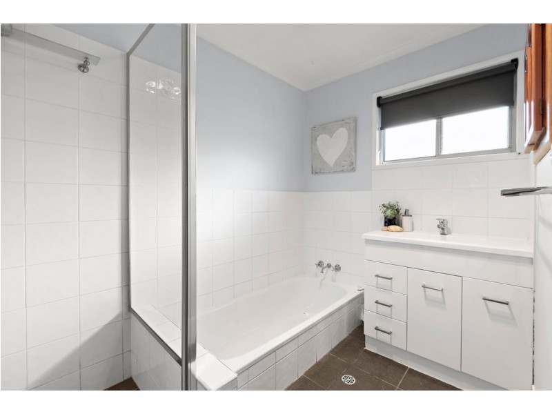 77 Plucks Road, Arana Hills QLD 4054