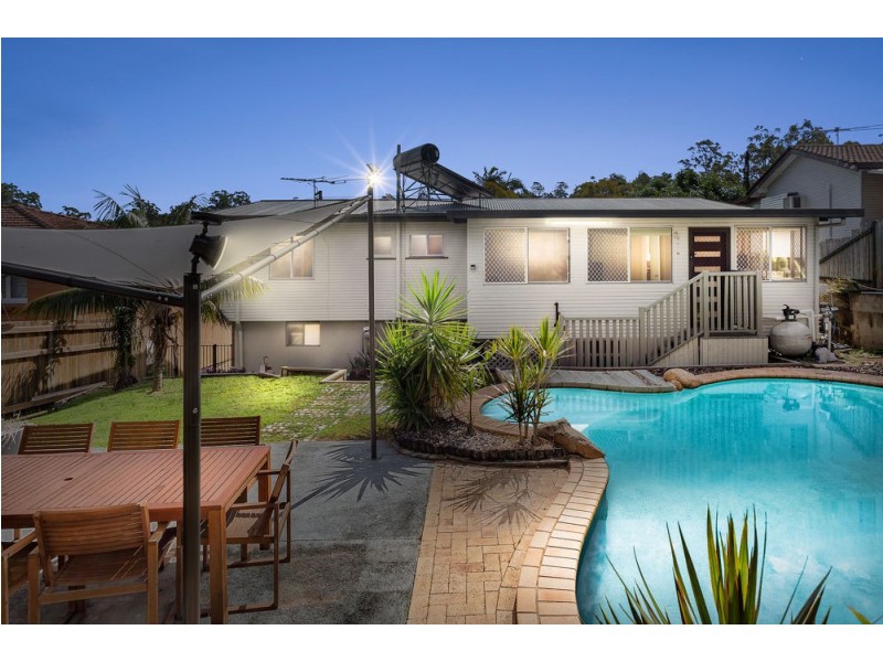 25 Ferny Way, Ferny Hills QLD 4055