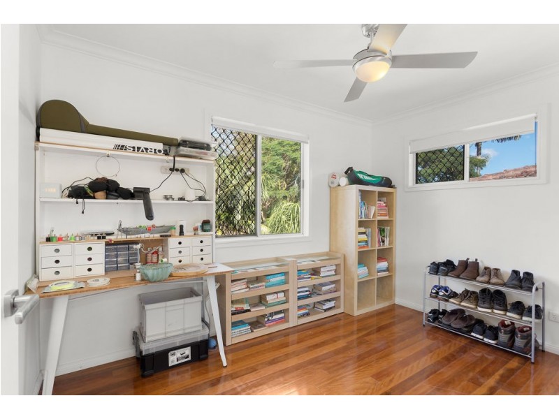 25 Ferny Way, Ferny Hills QLD 4055