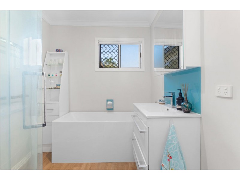 25 Ferny Way, Ferny Hills QLD 4055