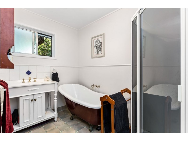 86 Illuta Avenue, Ferny Hills QLD 4055