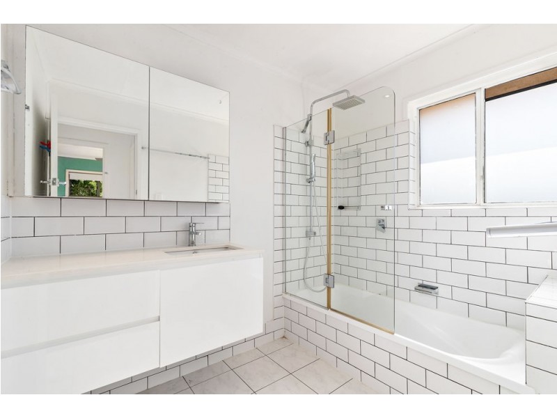 21 Caesar Road, Ferny Hills QLD 4055