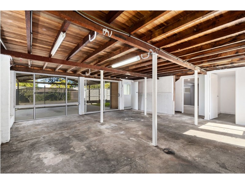 21 Caesar Road, Ferny Hills QLD 4055