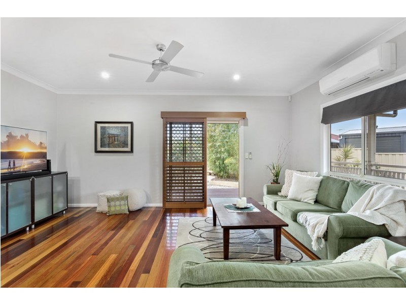 16 Howard Court, Arana Hills QLD 4054