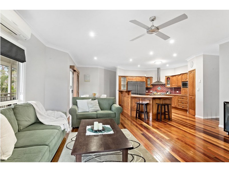 16 Howard Court, Arana Hills QLD 4054