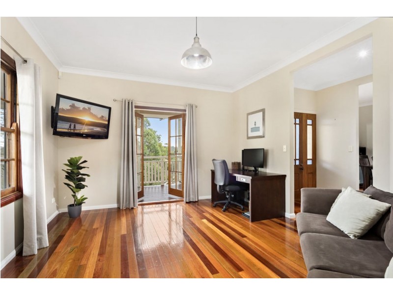 16 Howard Court, Arana Hills QLD 4054