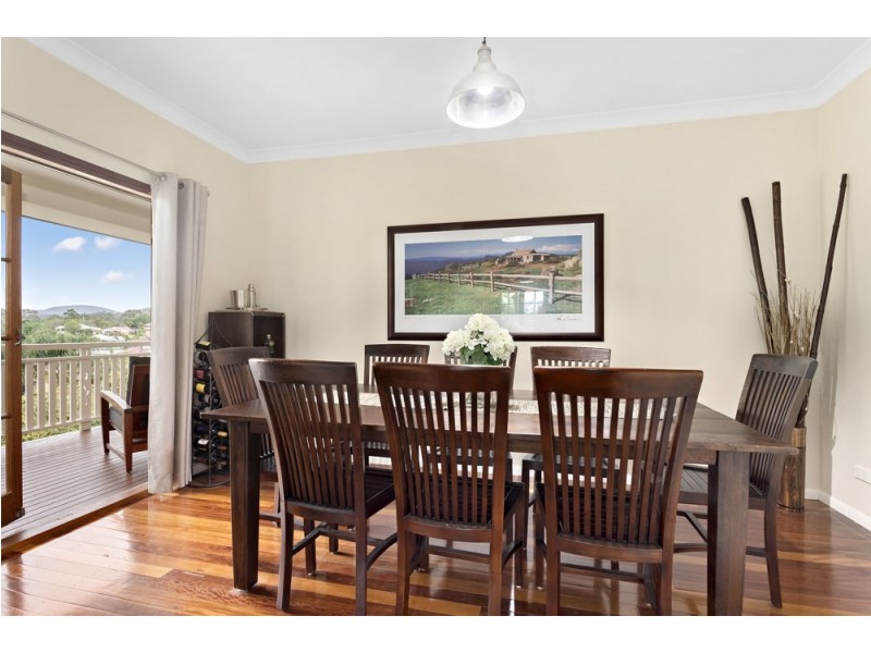 16 Howard Court, Arana Hills QLD 4054