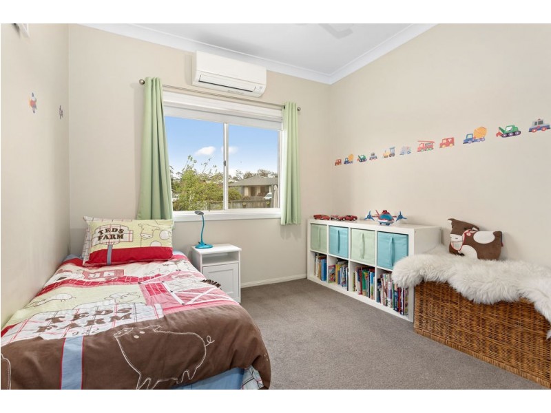 16 Howard Court, Arana Hills QLD 4054