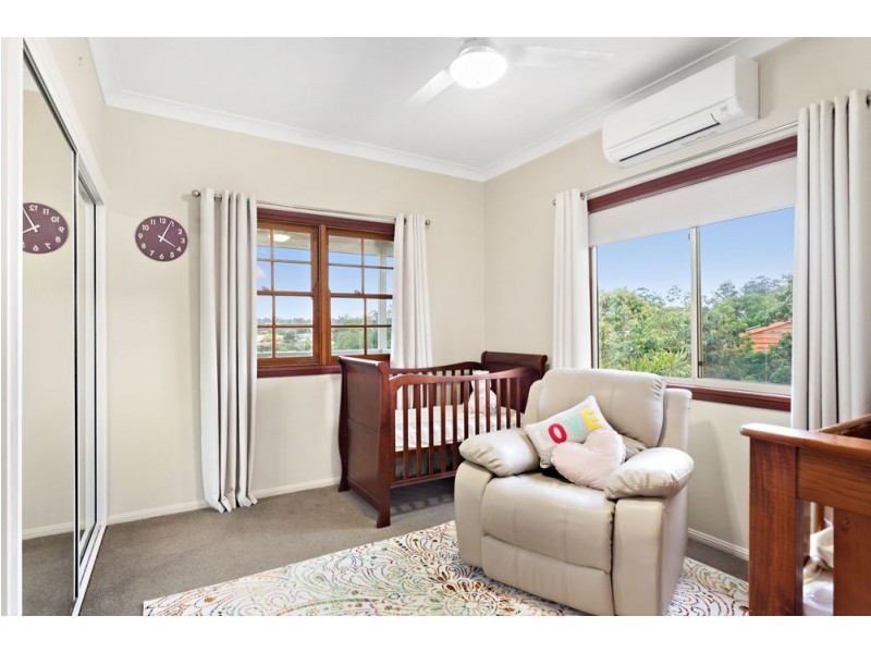 16 Howard Court, Arana Hills QLD 4054