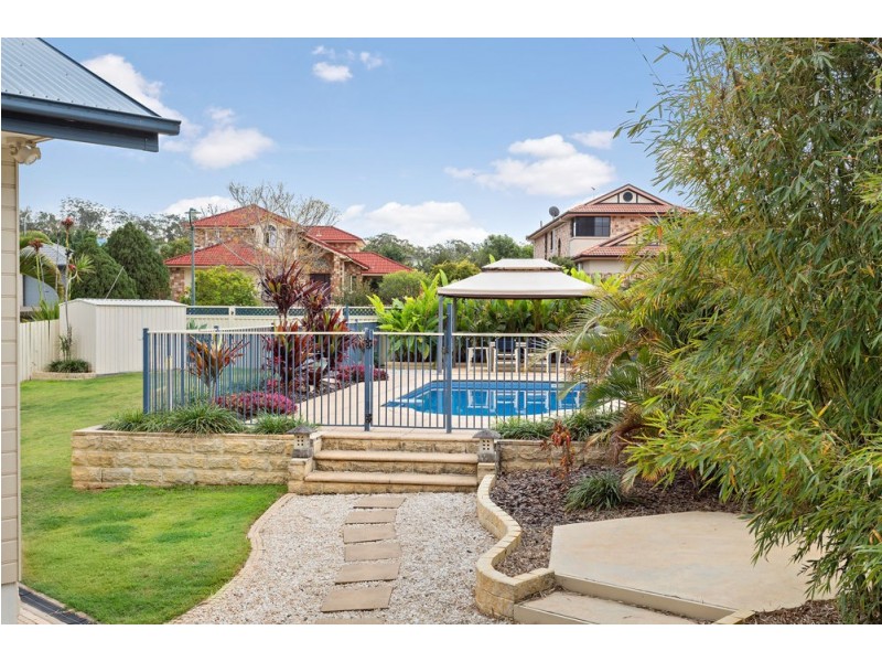 16 Howard Court, Arana Hills QLD 4054